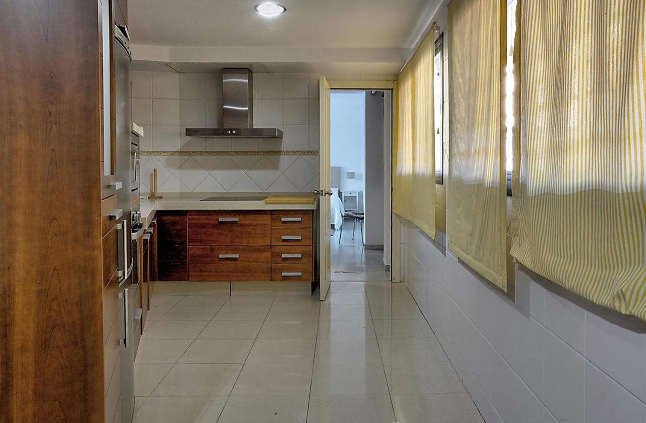 San Bernardo Family Apartment เซบีญา ภายนอก รูปภาพ