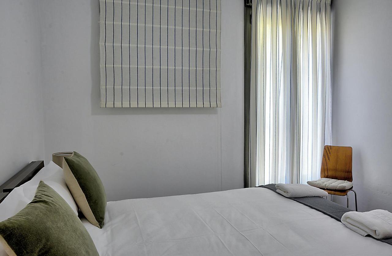 San Bernardo Family Apartment เซบีญา ภายนอก รูปภาพ