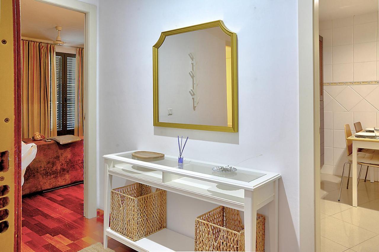 San Bernardo Family Apartment เซบีญา ภายนอก รูปภาพ
