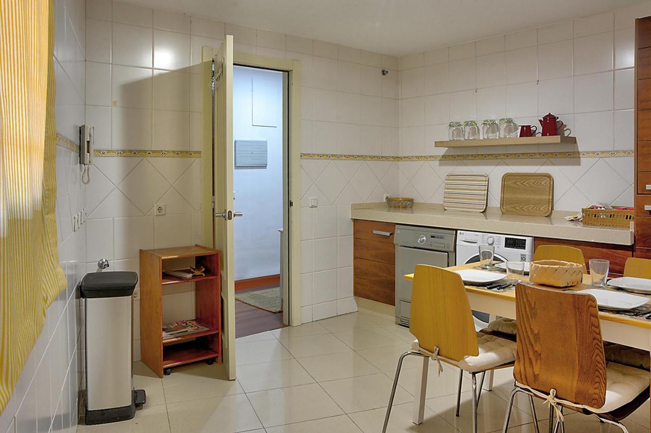 San Bernardo Family Apartment เซบีญา ภายนอก รูปภาพ
