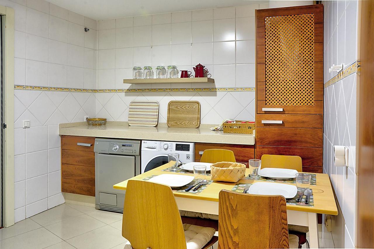 San Bernardo Family Apartment เซบีญา ภายนอก รูปภาพ