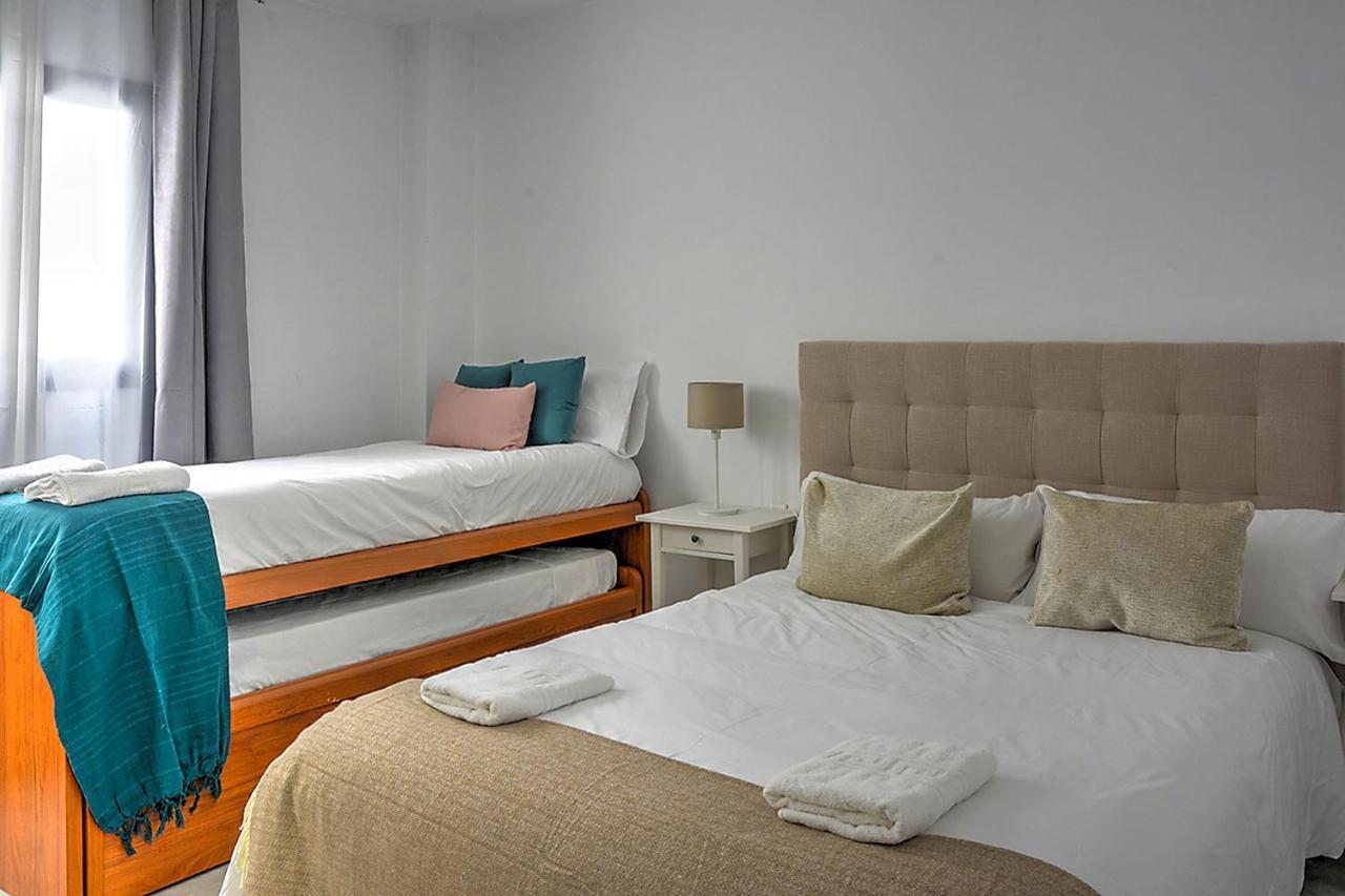 San Bernardo Family Apartment เซบีญา ภายนอก รูปภาพ