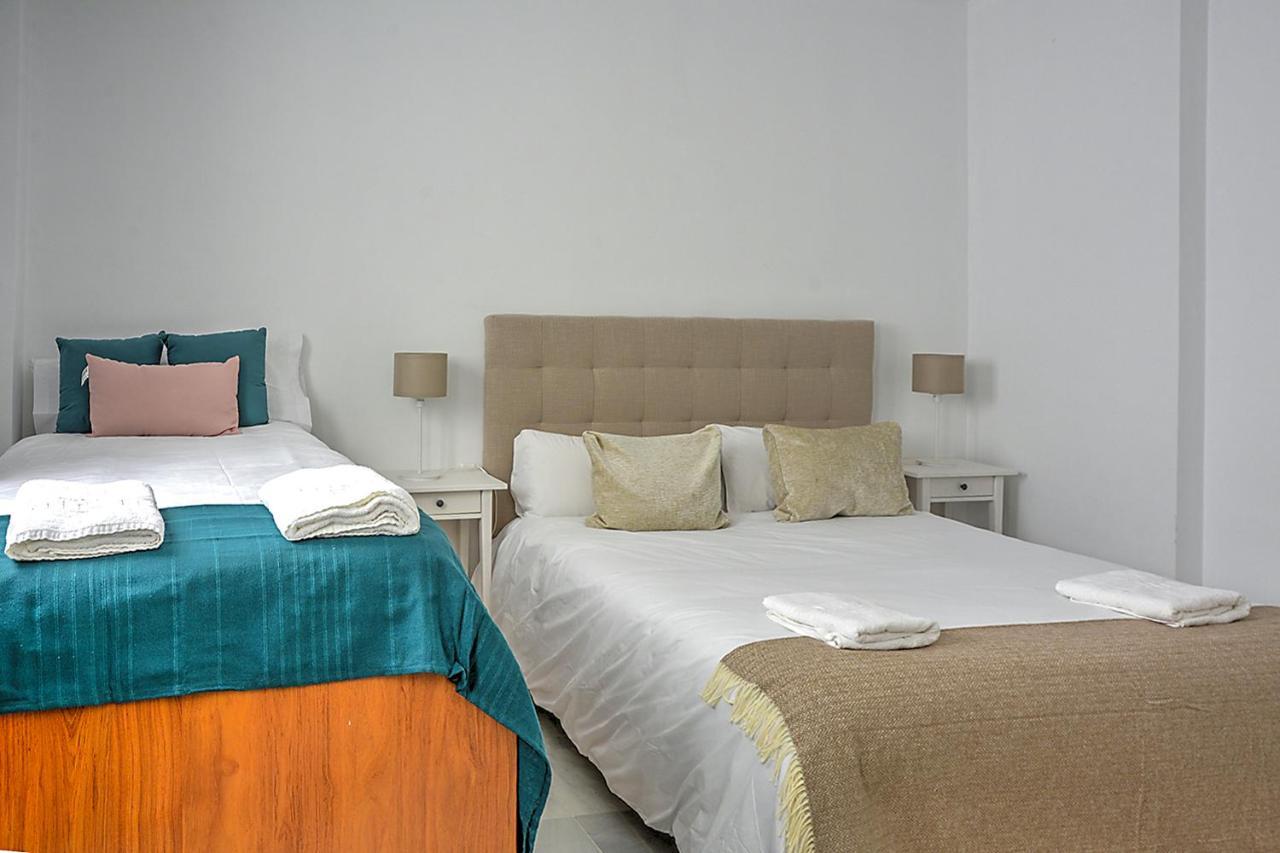 San Bernardo Family Apartment เซบีญา ภายนอก รูปภาพ