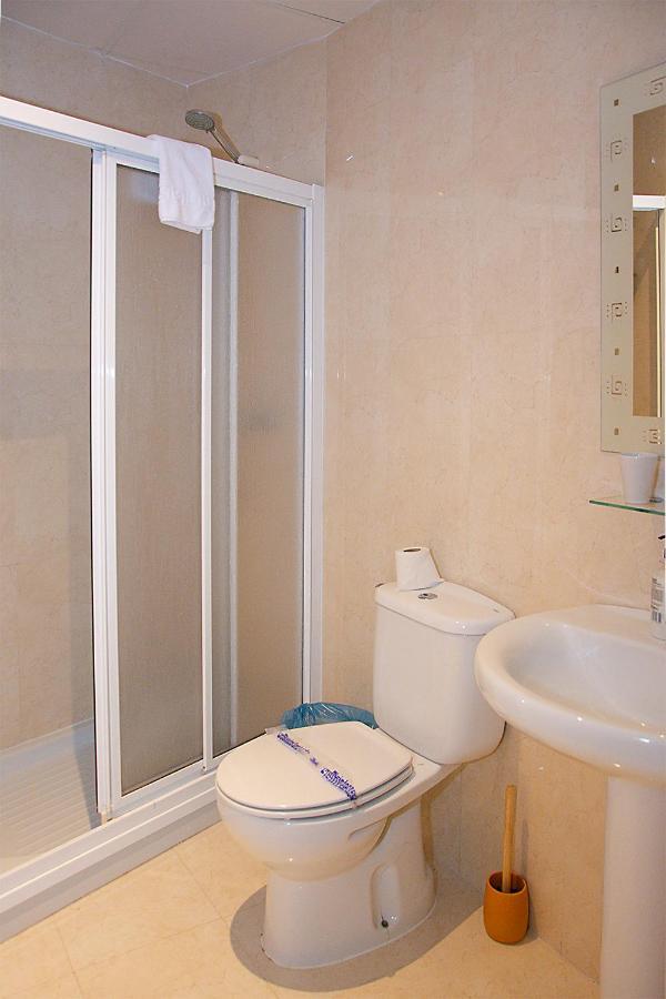 San Bernardo Family Apartment เซบีญา ภายนอก รูปภาพ