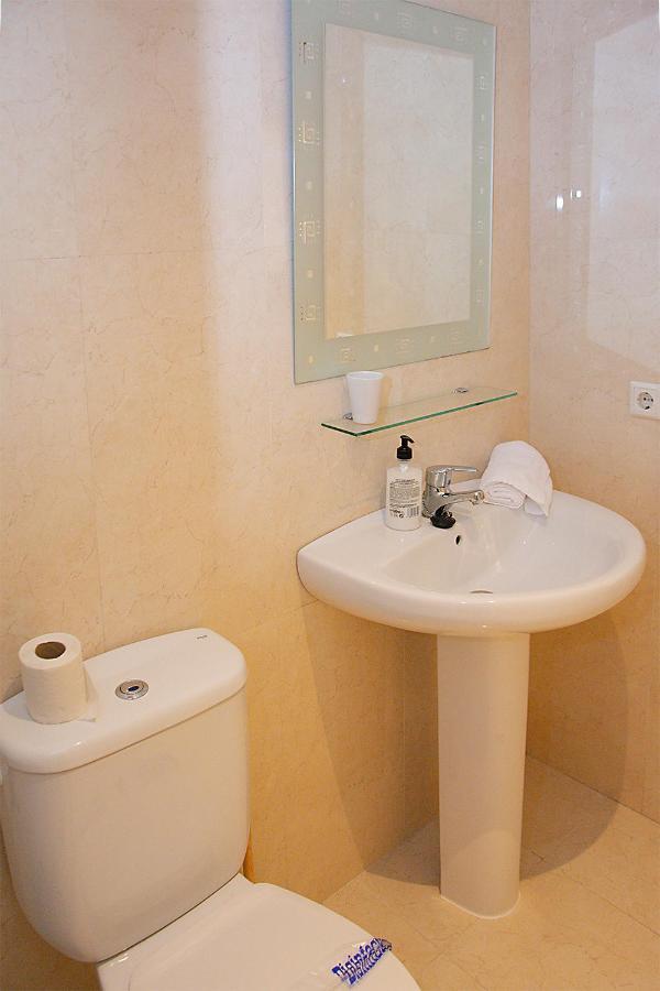 San Bernardo Family Apartment เซบีญา ภายนอก รูปภาพ