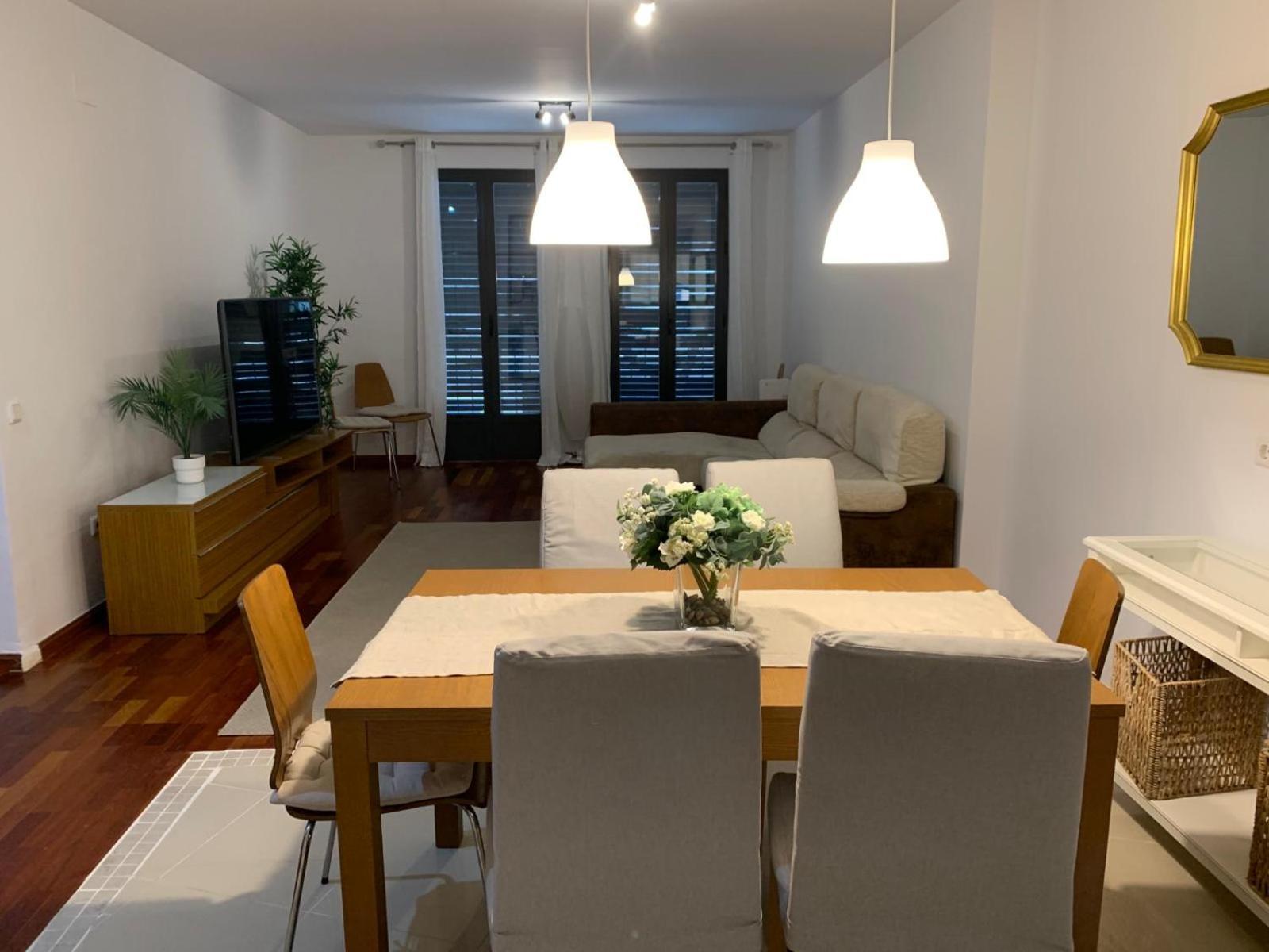 San Bernardo Family Apartment เซบีญา ภายนอก รูปภาพ