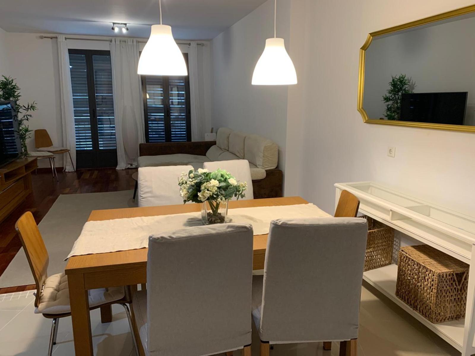 San Bernardo Family Apartment เซบีญา ภายนอก รูปภาพ
